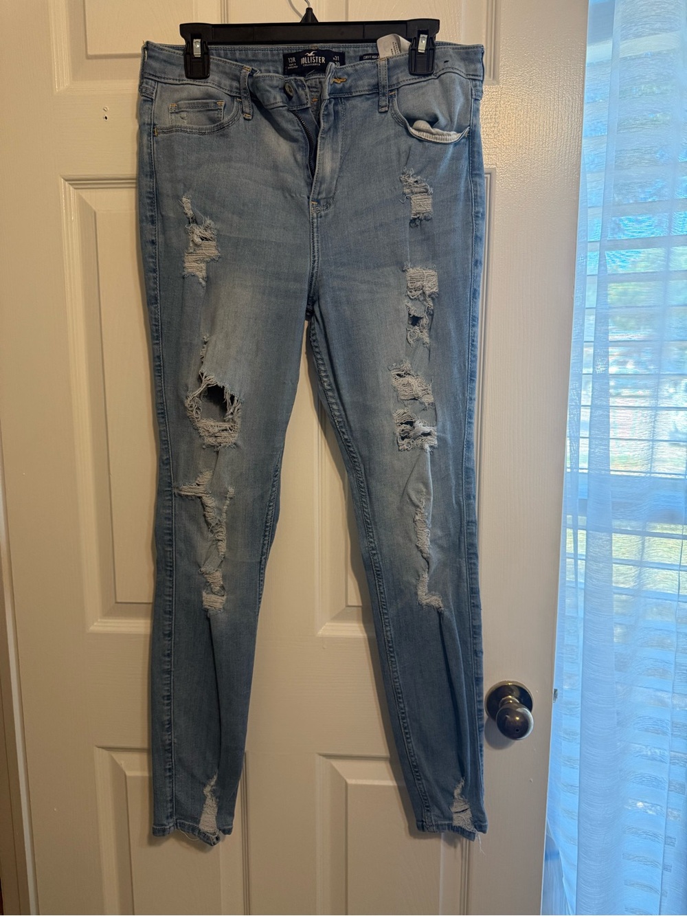 Hollister Ripped Skinny Jeans in Light Blue Wash
